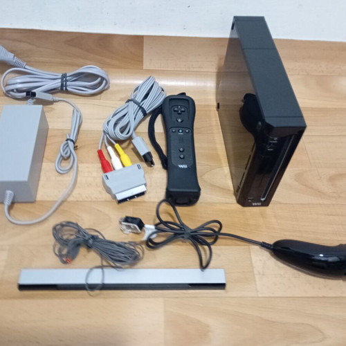 Wii console with controller used, good working condition