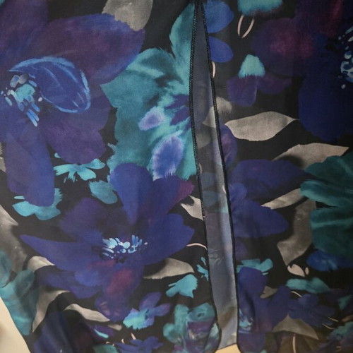 Long floral dress like new with front slit and soft back elastic