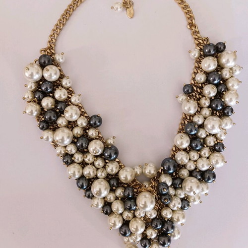 Zara necklace like new with large black and gold pearls