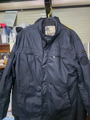Spring jacket used L with 4 external and 3 internal pockets