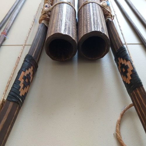 Indian handmade bows and arrows like new, traditional from Colombia