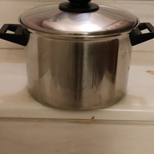 Pot with lid used, diameter 20 cm height 17 cm