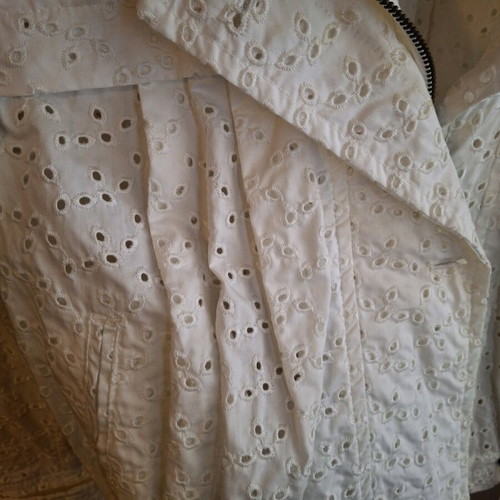 Rococo white crop jacket with detachable hood new