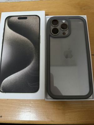 Apple iPhone 15 Pro Max με αποθηκευτικό χώρο 256GB σε φυσικό τιτάνιο