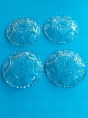 Glass dessert plates like new
