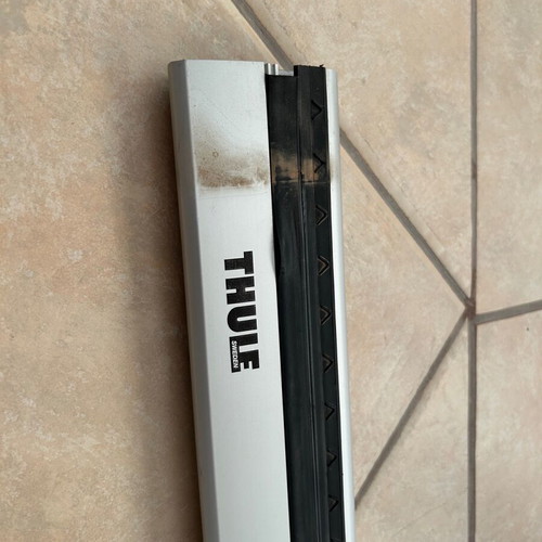 Thule Wingbar Edge 104cm car roof bar with Audi Q2 kit