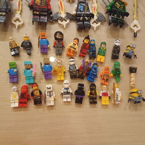 Minifigures like new, all together