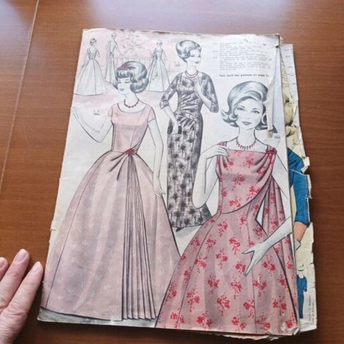 Fashion magazines used 1950-1960 for collectors