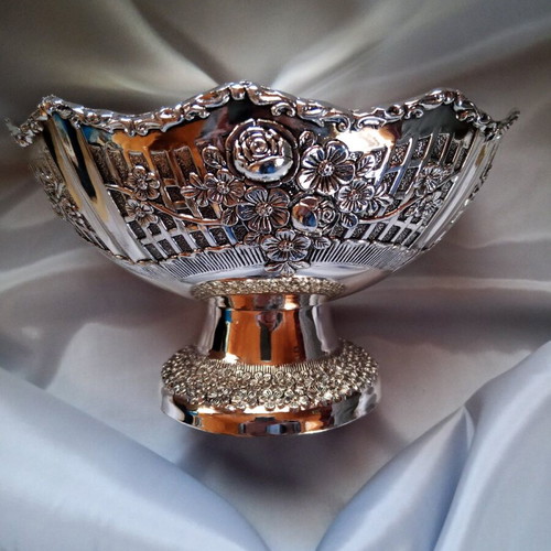 Silver-plated decorative bowl unused