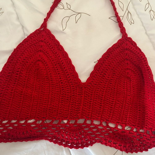 Red knitted top new, ties at neck and back