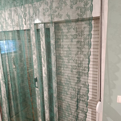 Green lace curtains like new, set of two, 2.5m x 1m each