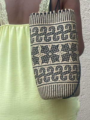 Woven backpack bag like new, black and beige