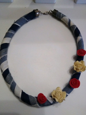 Handmade necklace with fimo flowers new