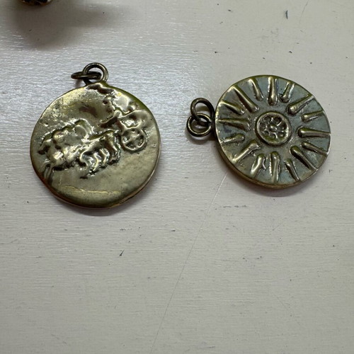 Brass decorative pieces like new