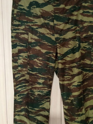 Στρατιωτικό παντελόνι παραλλαγής μέγεθος L προς XL με κουμπιά νέο