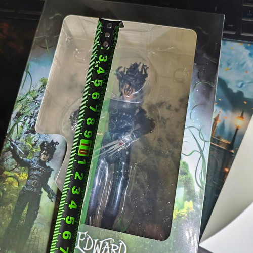 Edward Scissorhands collectible figure 18cm like new