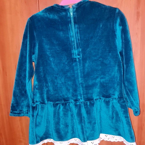 Velour blouse green with ruffles like new size 24 92cm months