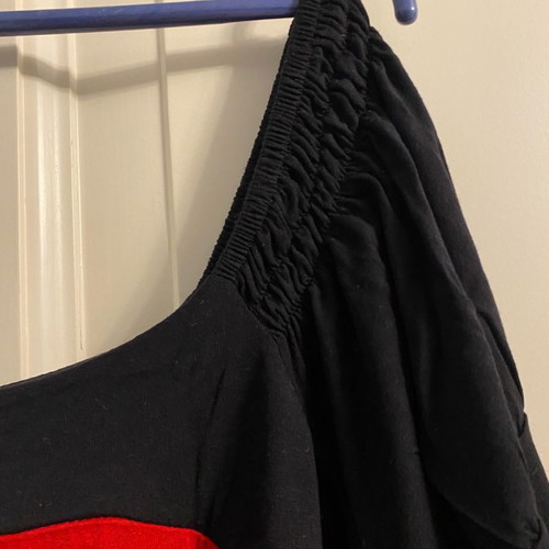Blouse XL used, red with black and bow detail