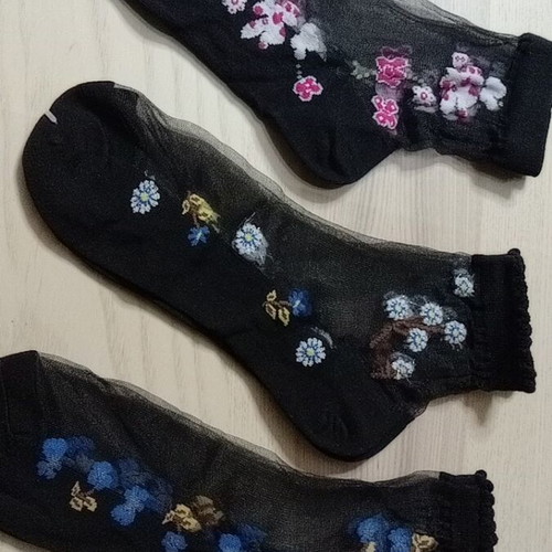 Low socks with embroidery and black transparency, 3 pairs new