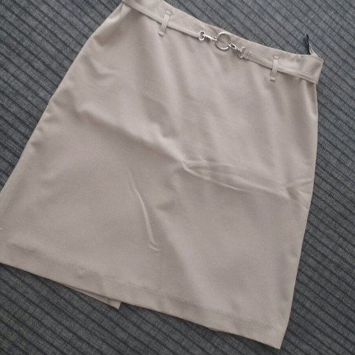 Ysatis mini skirt beige like new with belt