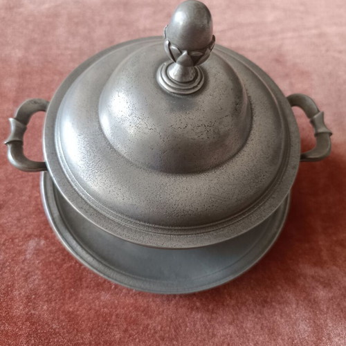 Vintage pewter soup tureen and tray from France like new