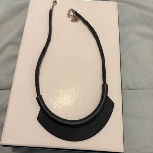 Black matte pendant like new