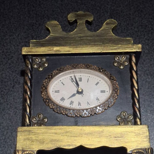 Mantel Clock retro decorative, like new, analog quartz