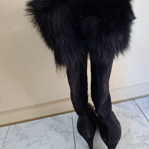 Prada black suede boots size 41 like new with fur detail