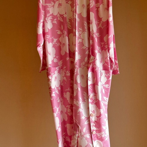 Non-iron tunic like new, white and pink, size L