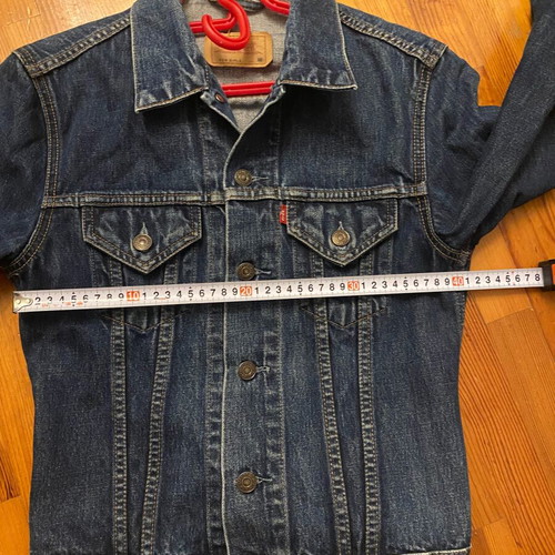 Levi’s Denim Jacket used, classic style, size Medium