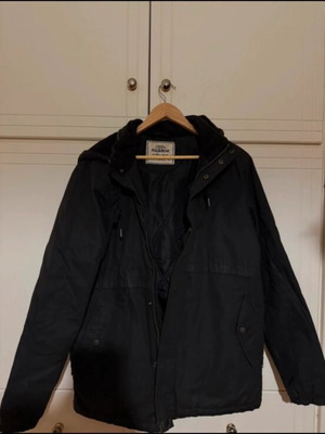Pull & Bear jacket black like new, size L