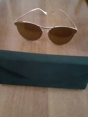 Women's sunglasses new brown with case