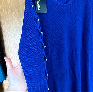 7€Τέλεια μπλε ηλεκτρικ μπλούζα με στασακια στα μανίκια. One size. Τέλεια ποιότητα