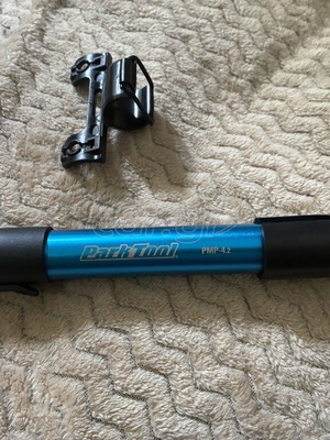 Park Tool PMP 4.2 bicycle pump like new with mounting bracket