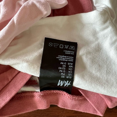 Baby bodysuits like new, pack of 3 pieces, 1 month