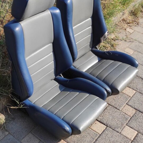 Bucket car seats used, blue, without rails