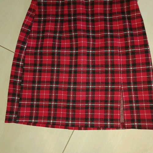Stradivarius mini skirt red like new, size Small