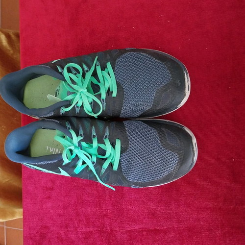 Nike men's athletic shoes used, size 43, black and gray