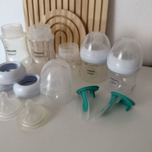 Philips Avent baby bottles with accessories