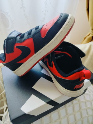 Nike athletic shoes size 27 like new, black and red