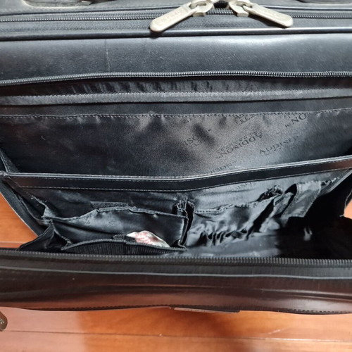 Addison laptop bag like new, black