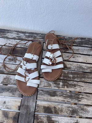 Ioannis leather gladiator sandals size 37 like new, white and brown