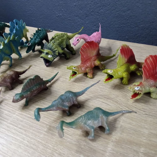 Vintage Plastic Dinosaur Figures used, 70s set