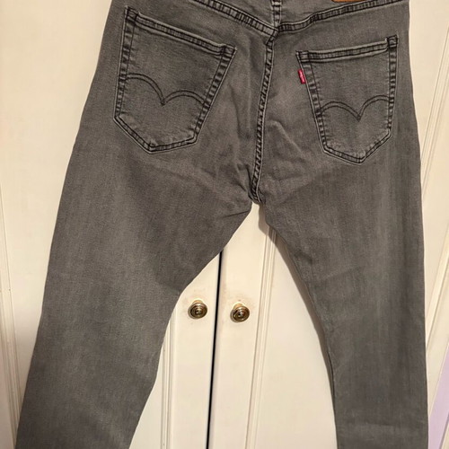 Levi's men's jeans used, size W34, gray