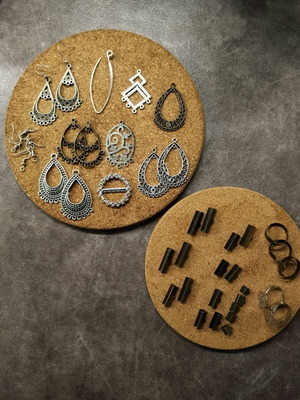 Jewelry components pack new