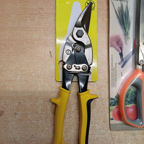 Scissors set with two for sheet metal and one for plants