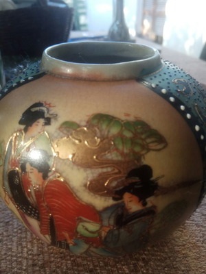 Satsuma vase like new