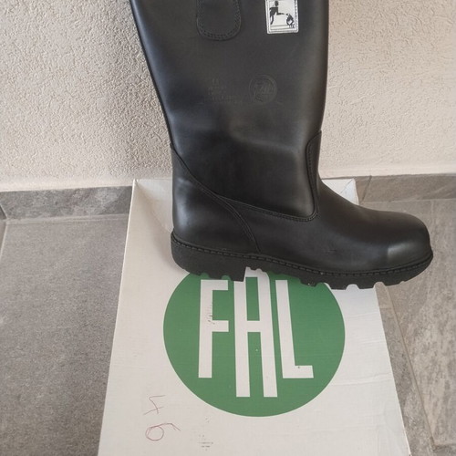Boots new, size 46