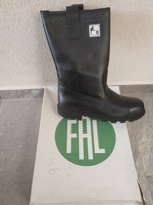 Boots new, size 46