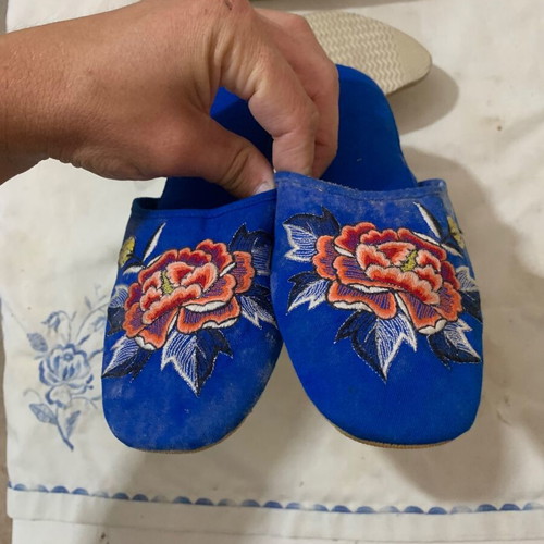 Vintage women's slippers size 37 used, decorative set of two pairs